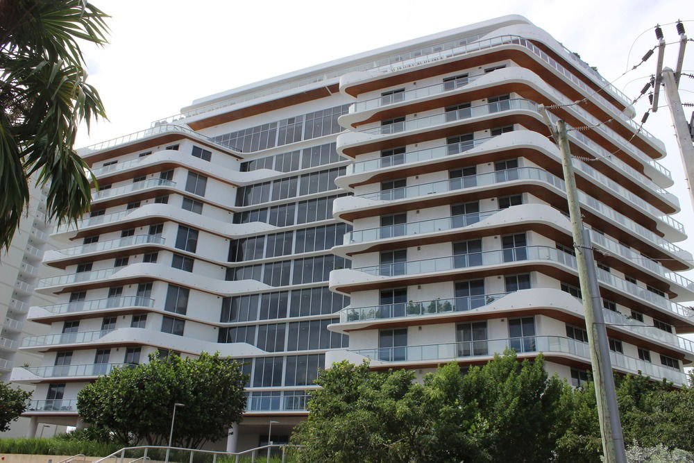 Monaco Yacht Club condo photo 3